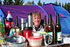� N. Kloth; 8. IHT-Reinsehlen vom 26. - 28. September 2008: Wer jetzt die Bierflaschen z�hlt, sollte auch auf den Sonnenreflex achten - es ist herrliches Wetter. �brigens, Oliver ist sauer, weil eine fast volle Flasche von Oliver nicht leer gemacht wurde - h�tten wir das in der Nacht gewu�t...